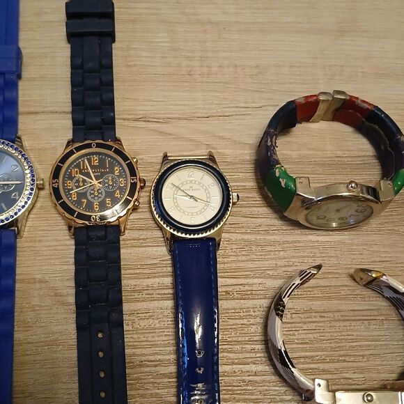 Huge Watch Lot of 25+ Mixed Brands Vintage & Modern Parts/Repair Untested-Box 40 main image 4